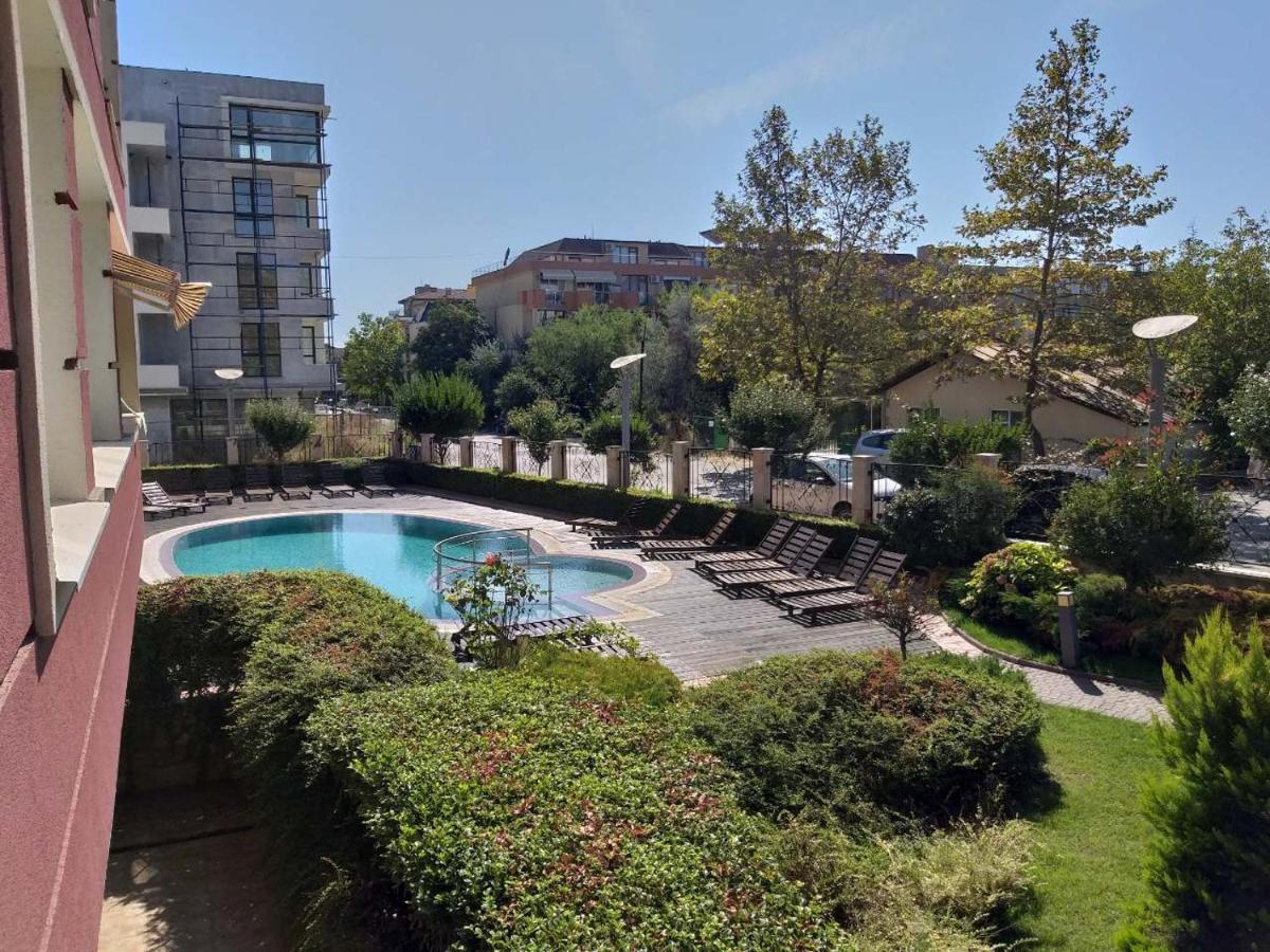 Allia Apartments Равда Экстерьер фото